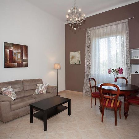 Casa Dafne Lägenhet Livorno Exteriör bild