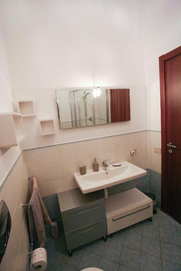 Casa Dafne Lägenhet Livorno Exteriör bild