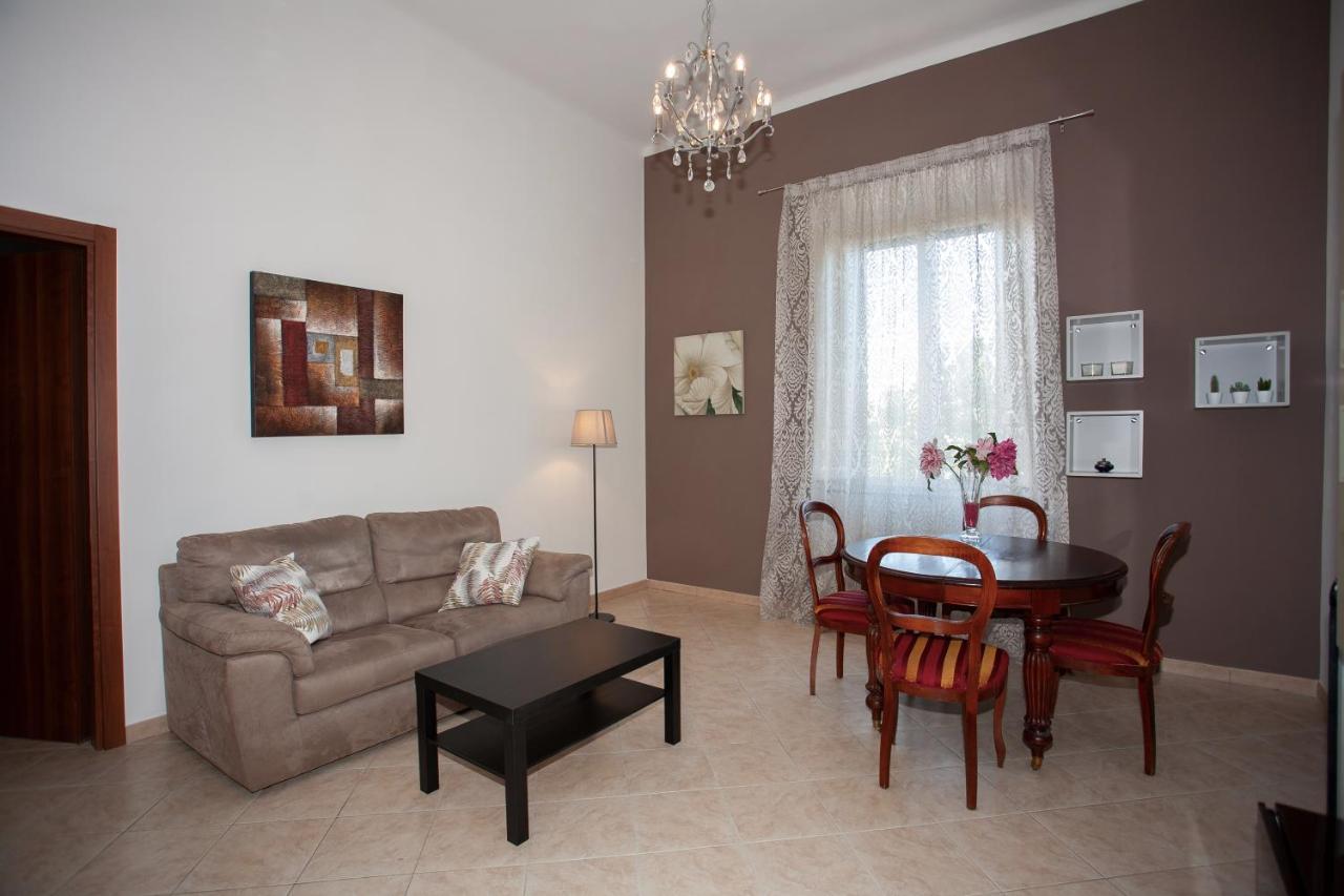 Casa Dafne Lägenhet Livorno Exteriör bild