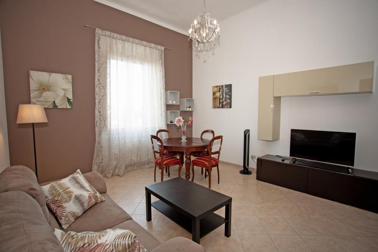 Casa Dafne Lägenhet Livorno Exteriör bild